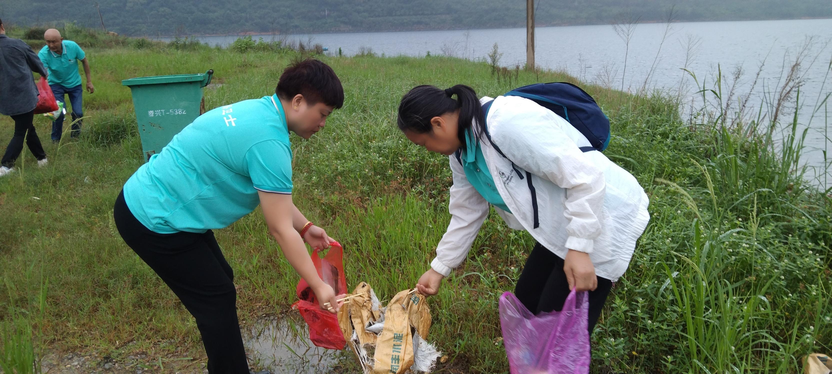 1715585725430091786.jpg 1715585725430091786.jpg