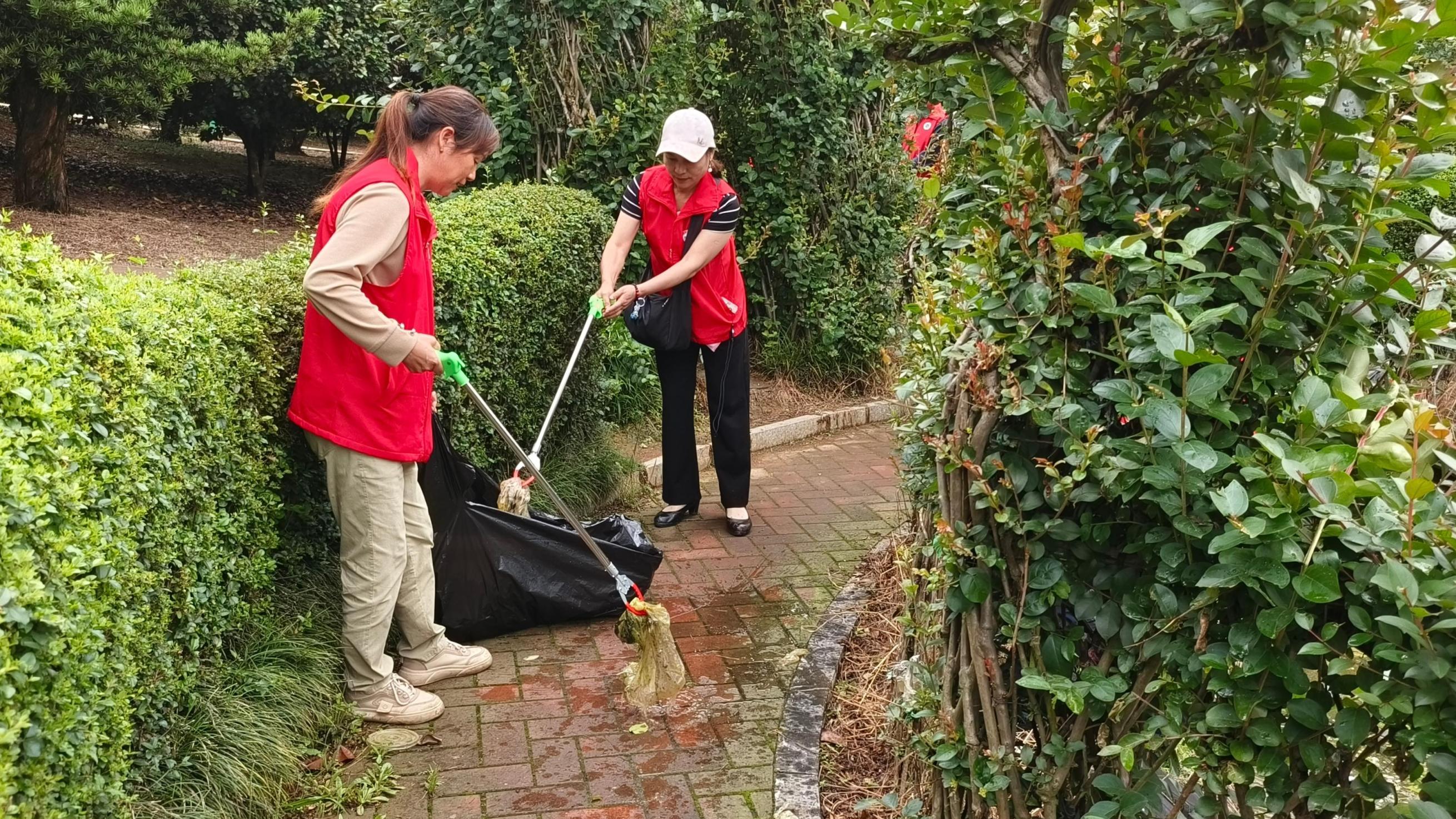 1715907915374057404.jpg 1715907915374057404.jpg