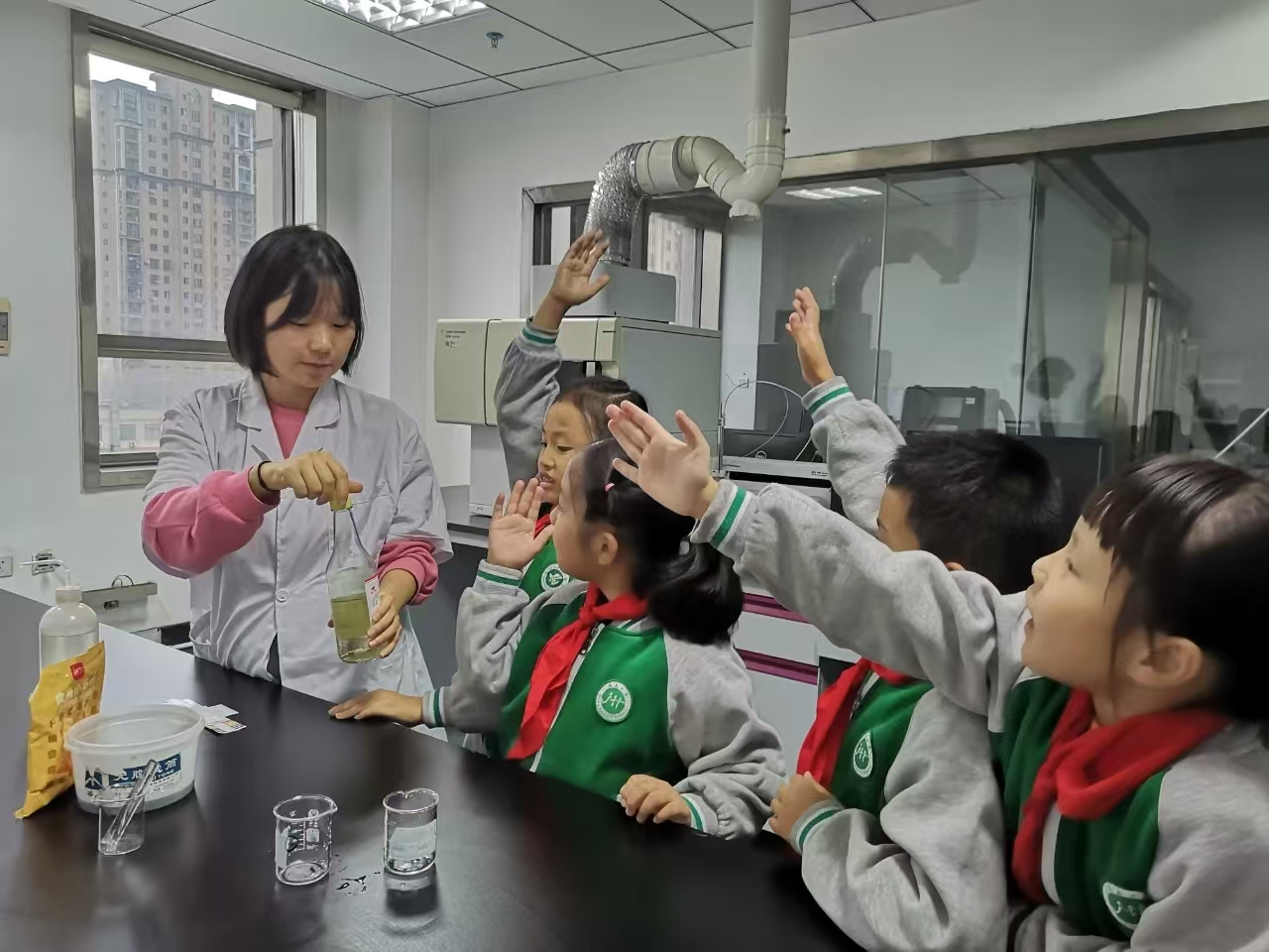 3.7学雷锋志愿活动3.jpg